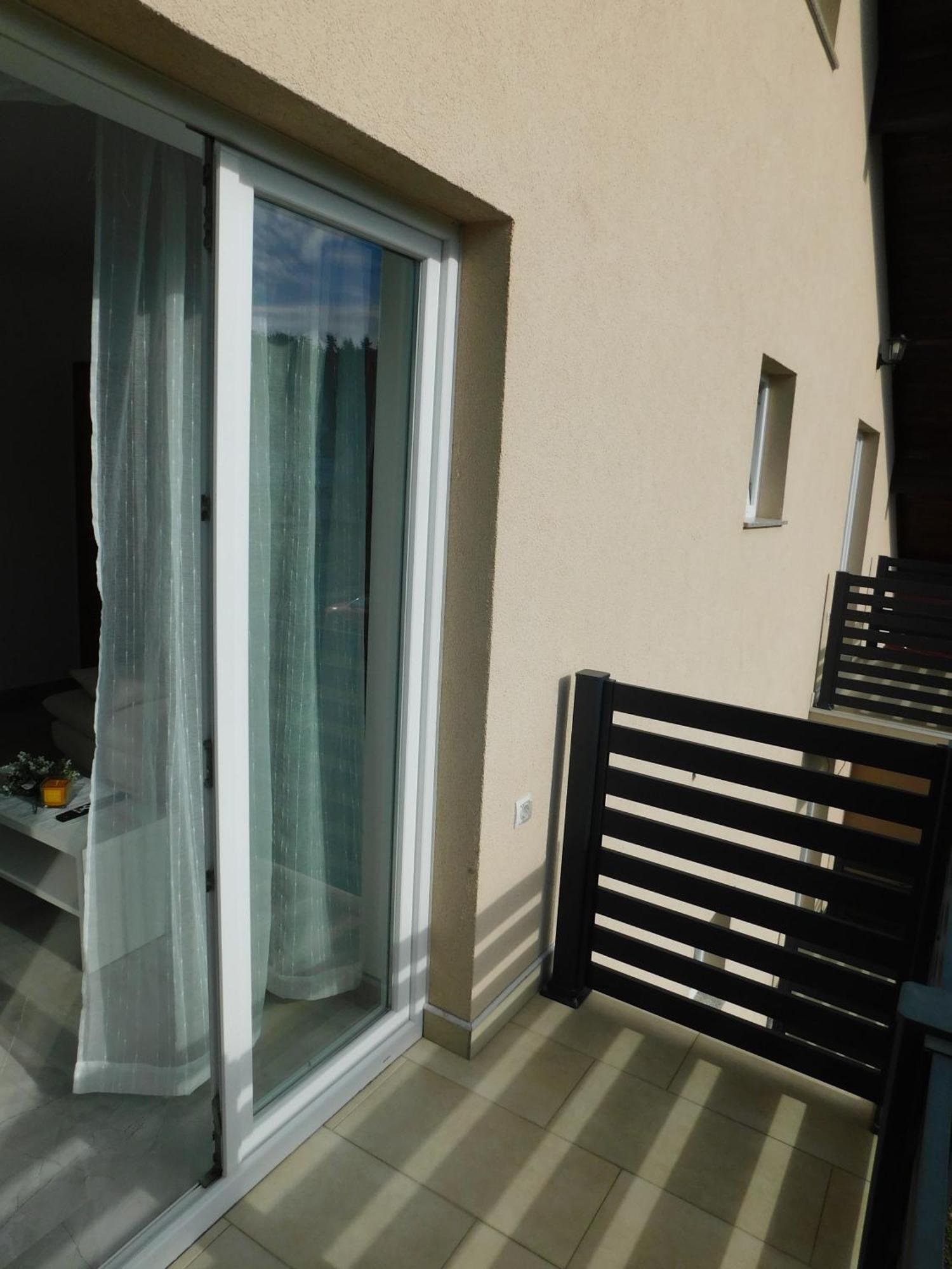 Apartman Nativis Оточац Екстер'єр фото