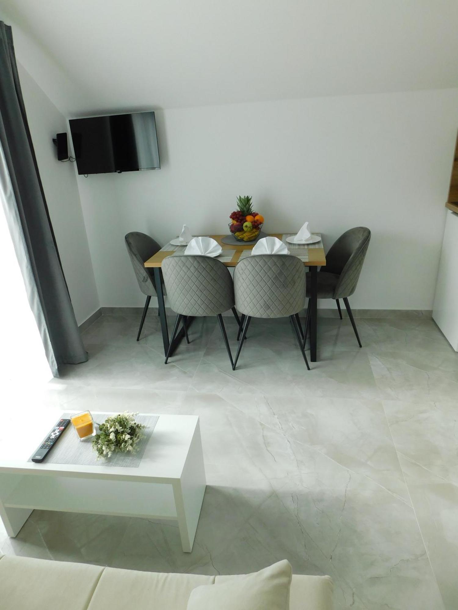 Apartman Nativis Оточац Екстер'єр фото