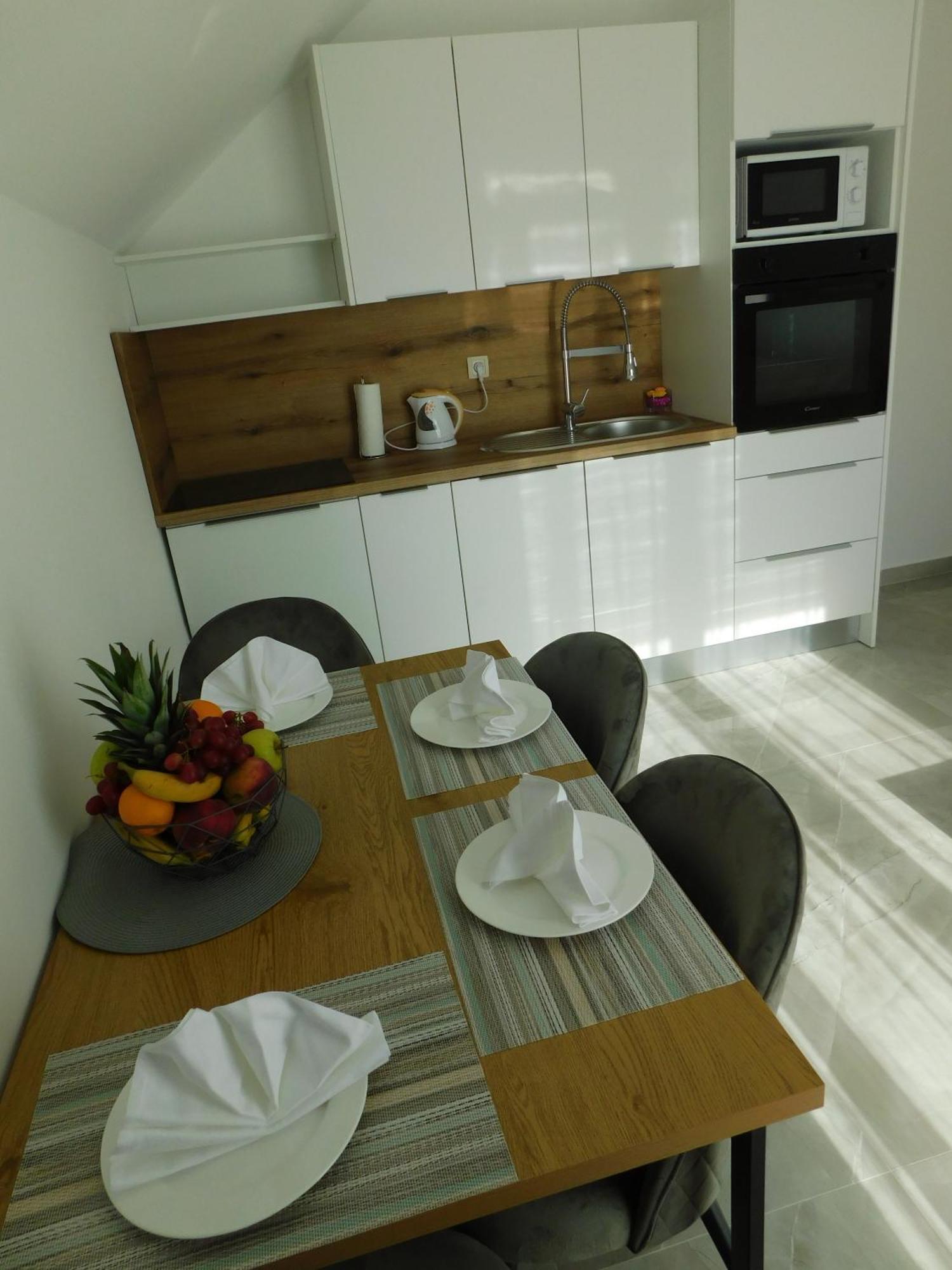 Apartman Nativis Оточац Екстер'єр фото