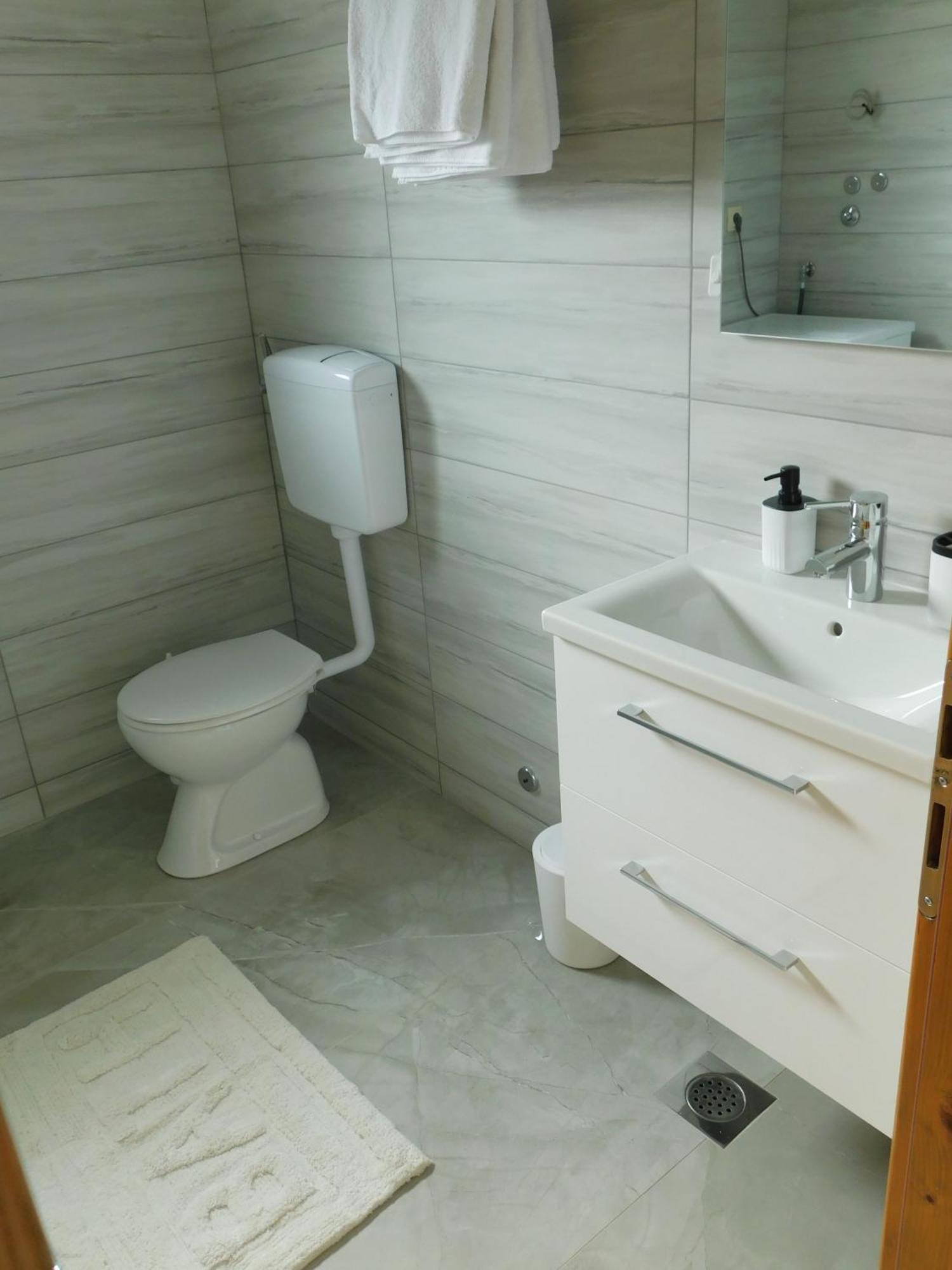 Apartman Nativis Оточац Екстер'єр фото