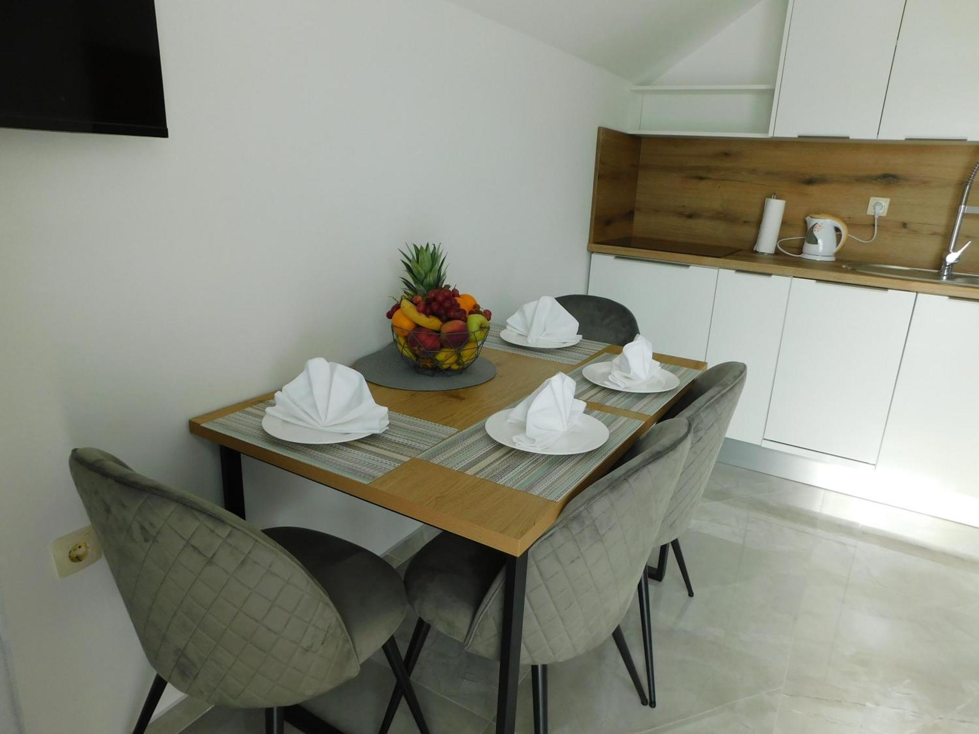 Apartman Nativis Оточац Екстер'єр фото
